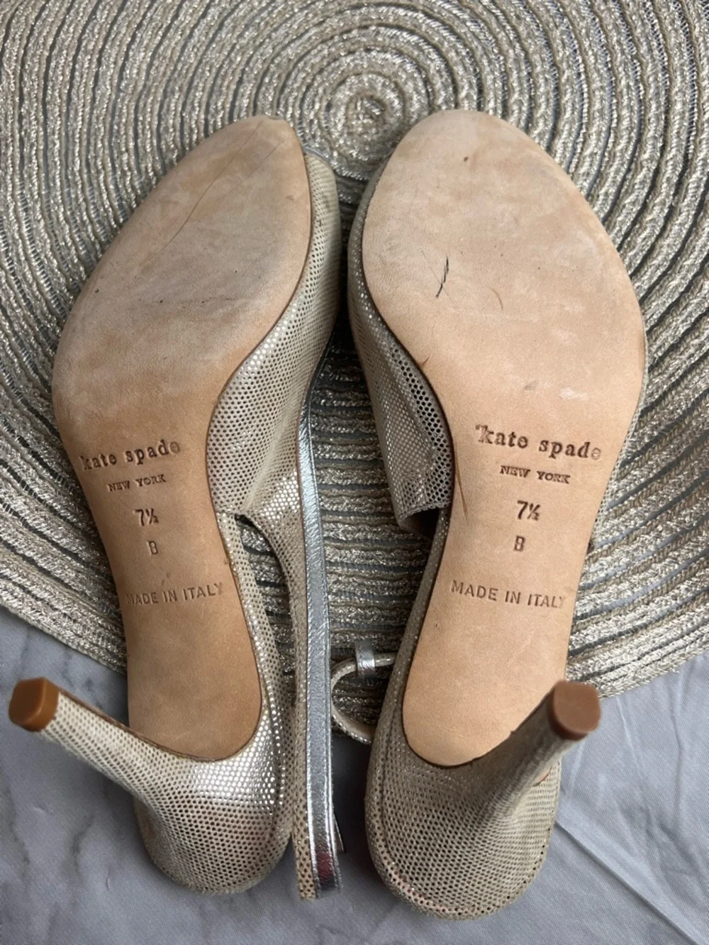 Kate Spade Gold Metallic Perforated Slingback Heels Peep Toe 3.75” Size 7.5B Ita